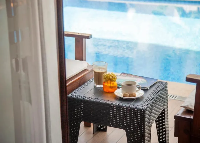 Cesmekes Hotel Çeşme