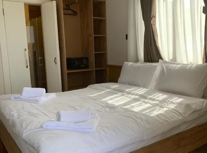 Hotell Cesmekes Çeşme